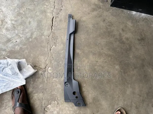 Honda Accord Side Fender Board Moulding 2018 2019 2020 2021 2022 · Photo 1