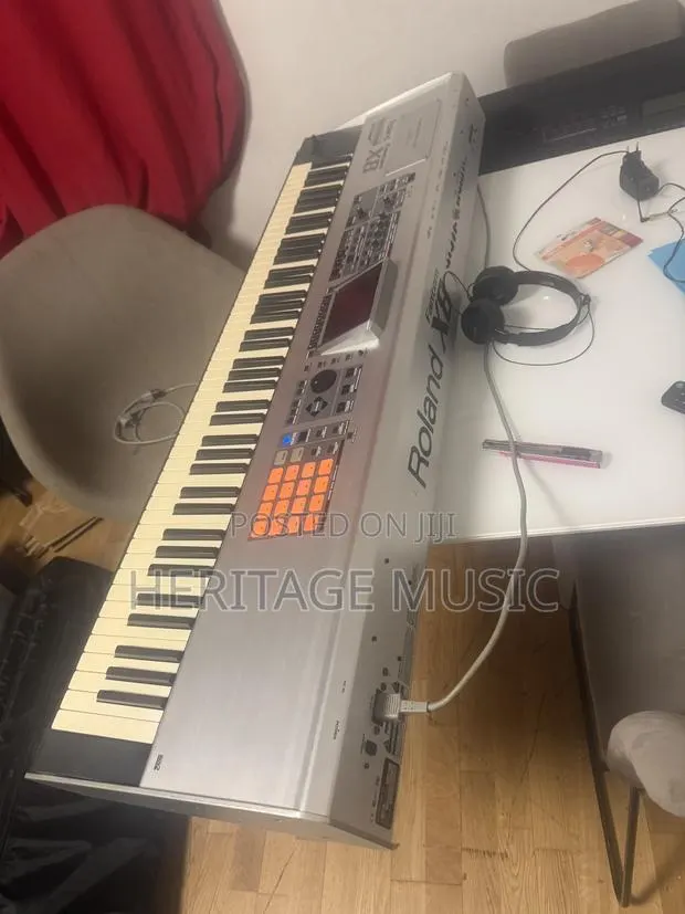 Roland Fantom X8 · Photo 1