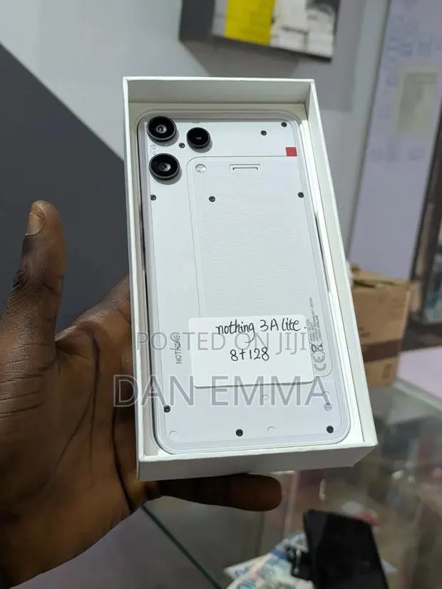 New Nothing Phone 3a Lite 128 GB White · Photo 1