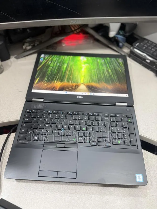 Laptop Dell Latitude 15 E5570 8GB Intel Core i7 SSD 256GB · Photo 1