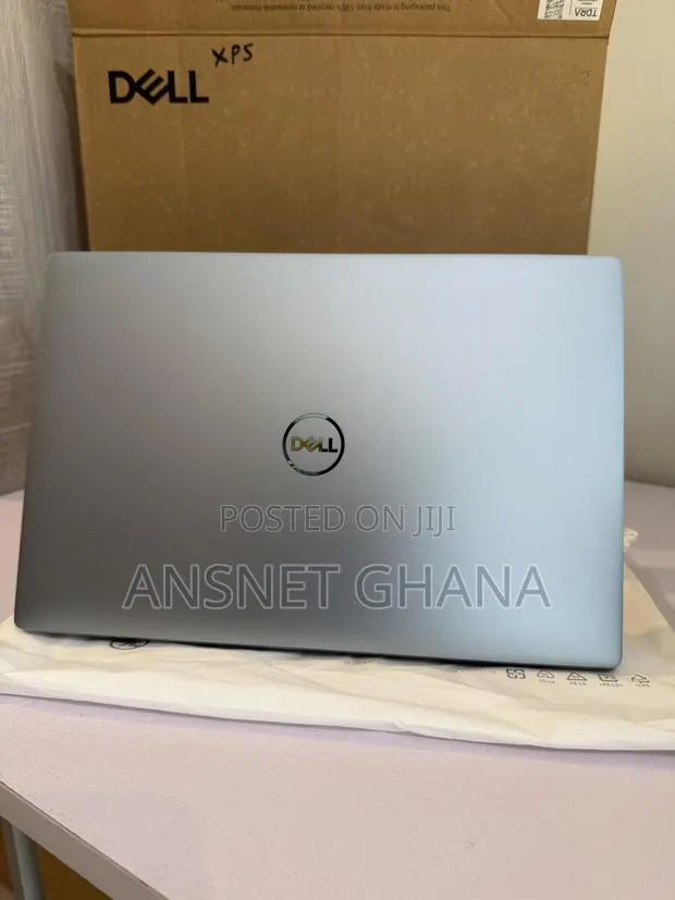 New Laptop Dell XPS 13 32GB Intel Core i7 SSD 512GB · Photo 1