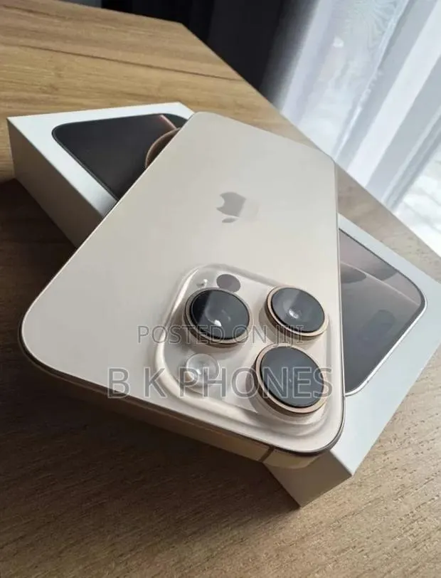 Apple iPhone 16 Pro Max 512 GB Gold · Photo 1