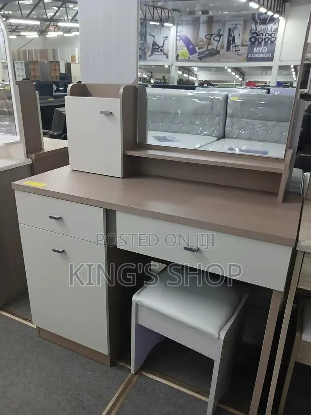 Foreign Made Dresser · Photo 1