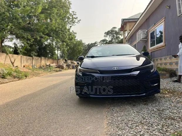 Toyota Corolla SE 2023 · Photo 1