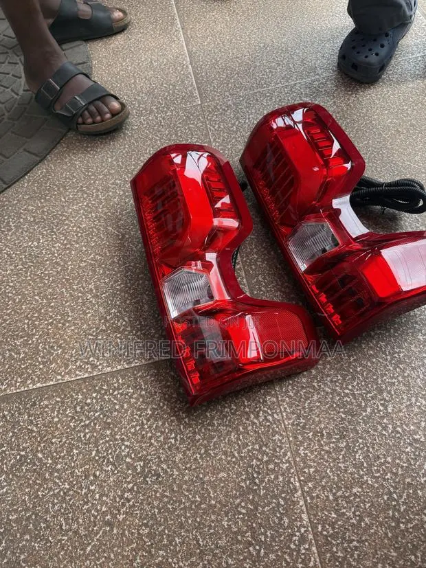 Chevrolet Silverado 2019,2020,2021,2022,2023 Tail Light · Photo 1