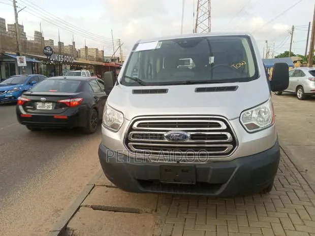 Ford Transit 2017 Silver · Photo 1