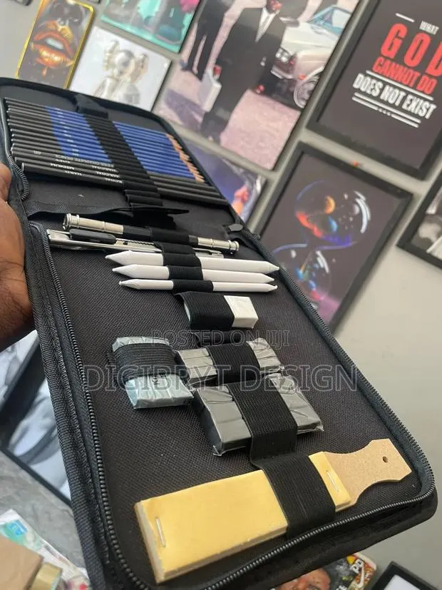 Professional 32pcs Art Drawing Pencil Set With Zipper Case Etc. · Photo 1