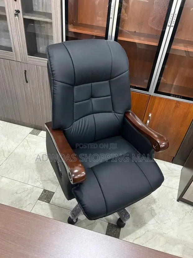 Executive Swivel Chair · Photo 1