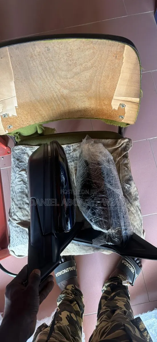 Civic 2016 Side Mirrors (With Light) · Photo 1
