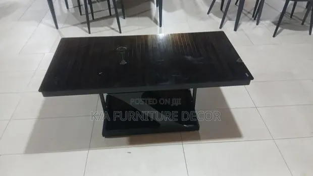 Glass Centre Table · Photo 1