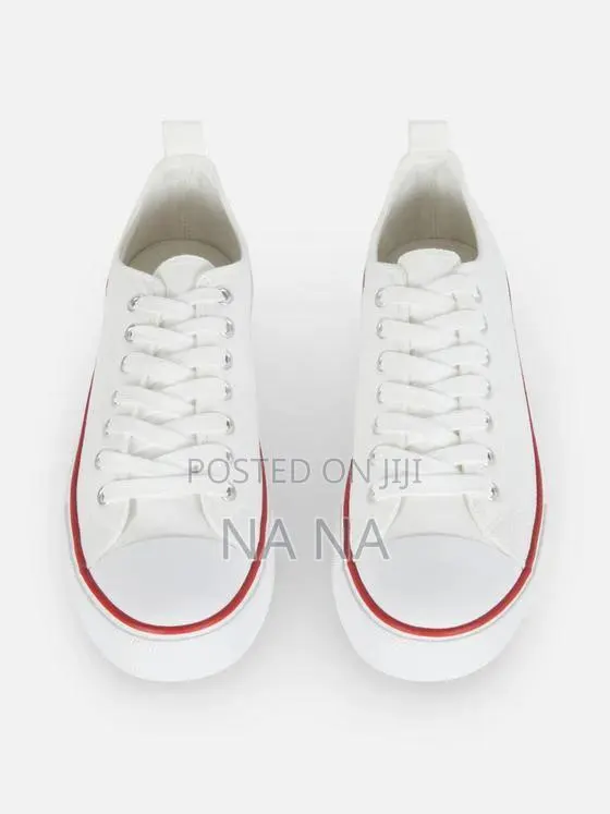 Women's Classic Canvas · Photo 1
