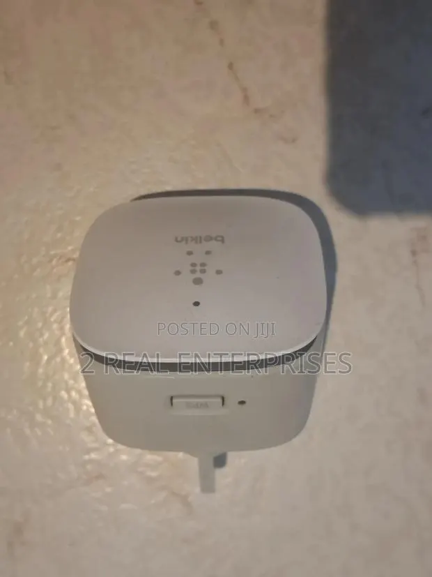 Belkin N300 Wi-Fi Range Extender (Model: F9K1015ukV1 · Photo 1