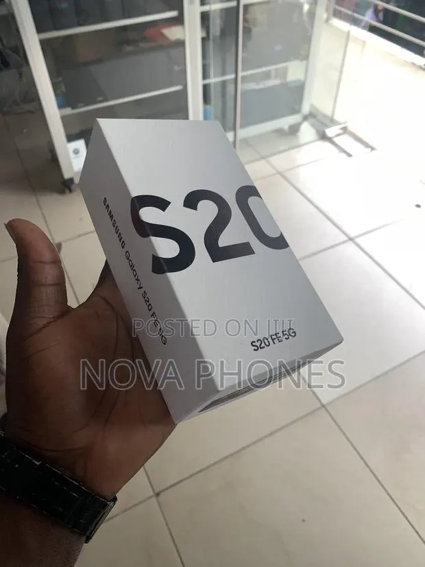New Samsung Galaxy S20 FE 5G 256 GB · Photo 1