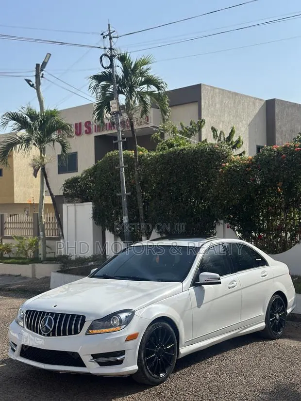 Mercedes-Benz C250 2014 White · Photo 1