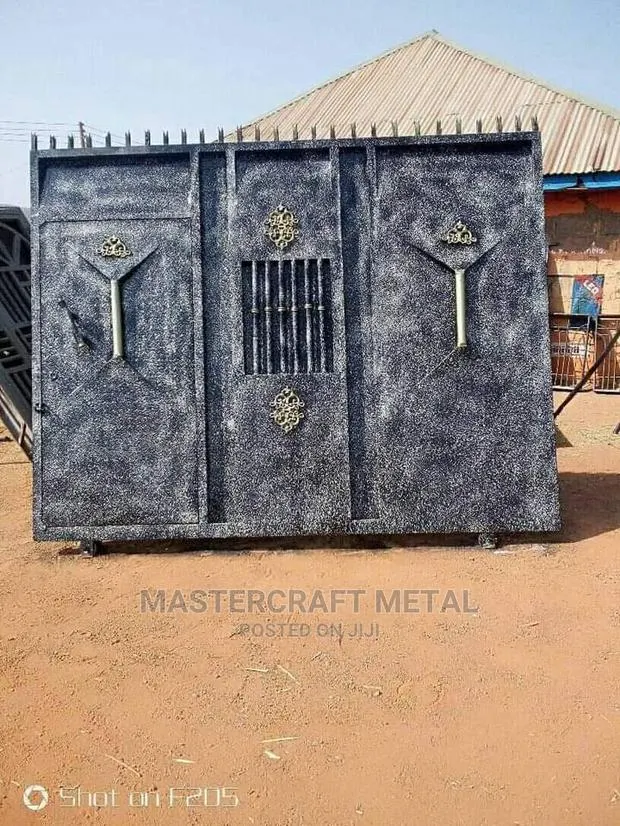 Metal Gate · Photo 1