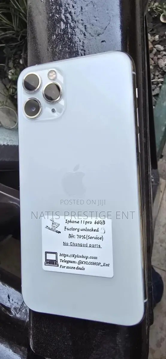 Apple iPhone 11 Pro 256 GB White · Photo 1