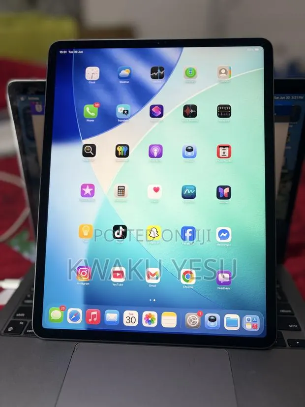 Apple iPad Pro 12.9 (2021) 128 GB Gray · Photo 1