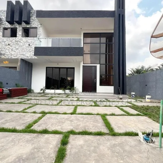 4bdrm Duplex in East Legon for sale · Photo 1