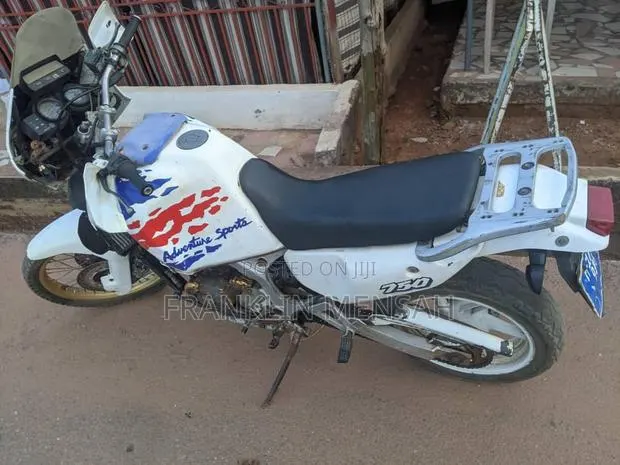 Motorcycle 2017 White · Photo 1