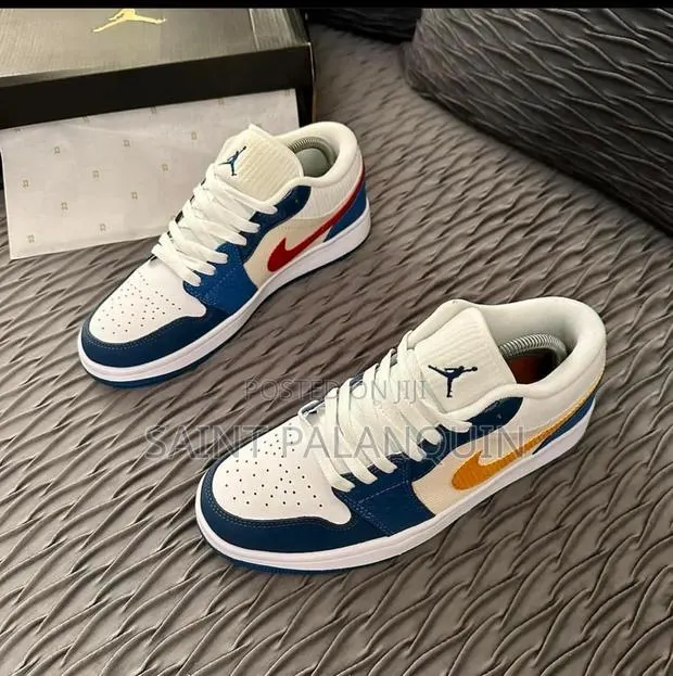 Air Jordan One Low · Photo 1