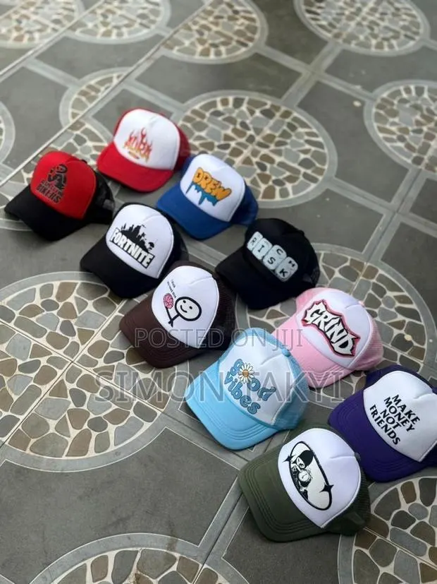 Two-Tone Trucker Cap · Photo 1