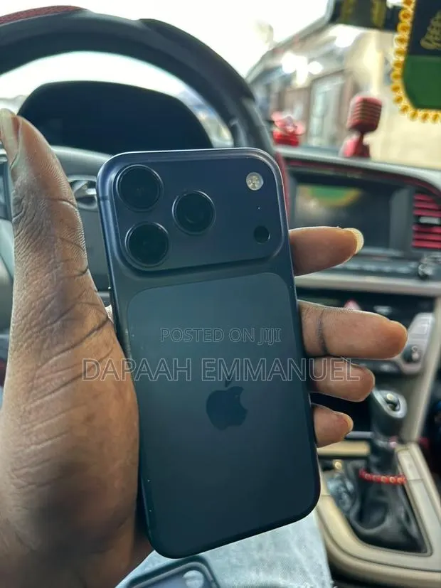 Apple iPhone 17 Pro 256 GB Blue · Photo 1