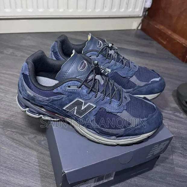 New Balance Sneakers · Photo 1