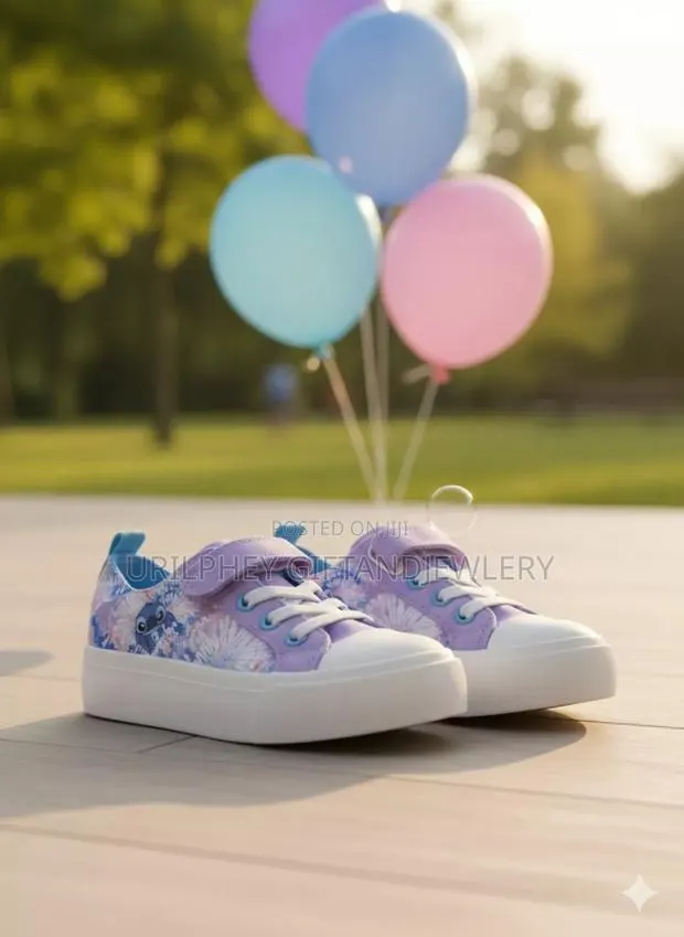 Beautiful and Quality Kids Sneakers Size 29 · Photo 1