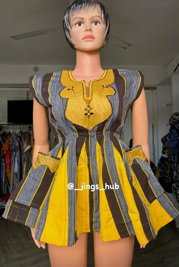 Ladies Smock Top in Yellow and Brown · Photo 1