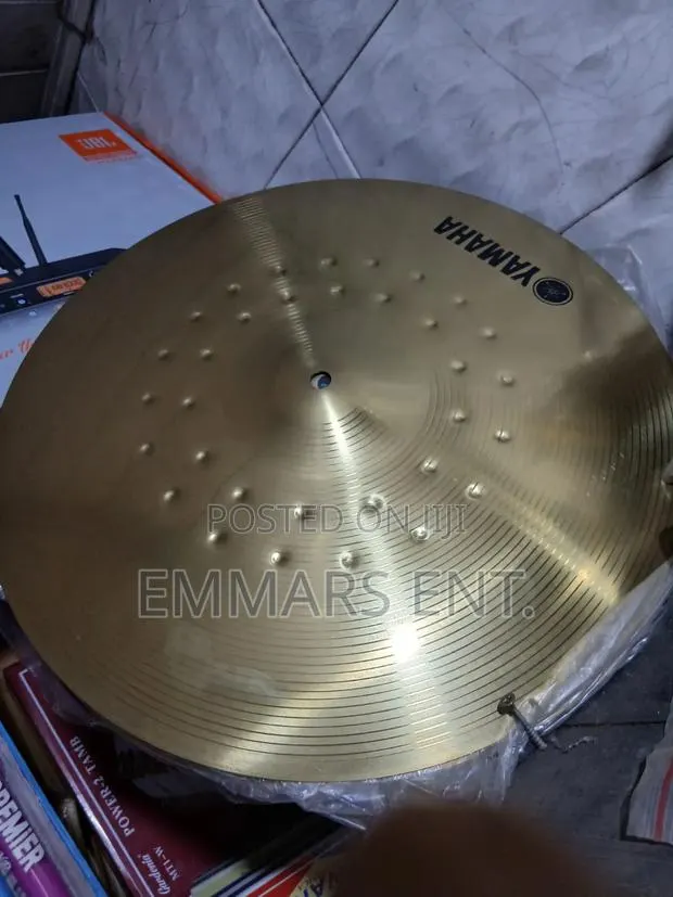 Original Hi Hat N Cymbals Yamaha Plates · Photo 1