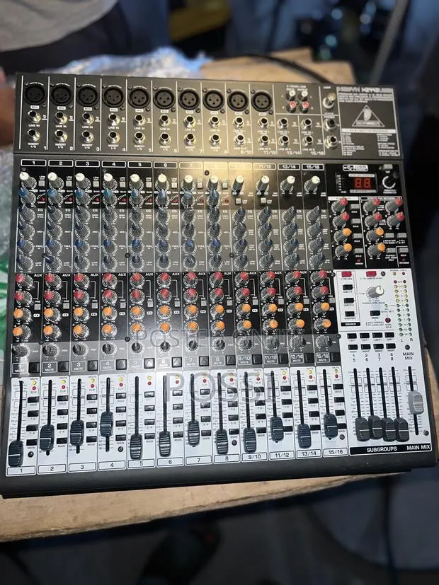 24 Channel 16 Inputs Behringer Mixer From Germany · Photo 1