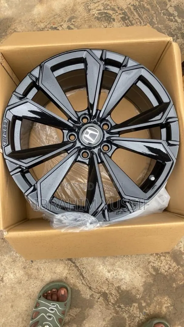 Honda CRV Rim 18,19 2025 Fresh in Box · Photo 1