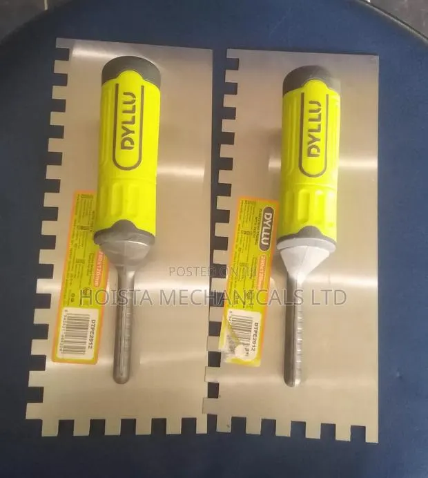 Plastering Trowel With Teeth · Photo 1