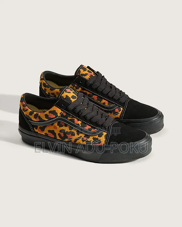 Vans Old Skool Gold Patches Sneaker · Photo 1