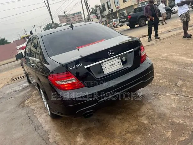 Mercedes-Benz C250 2013 Black · Photo 1