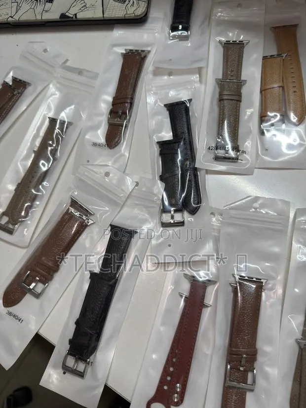 Apple Watch Leather Straps · Photo 1