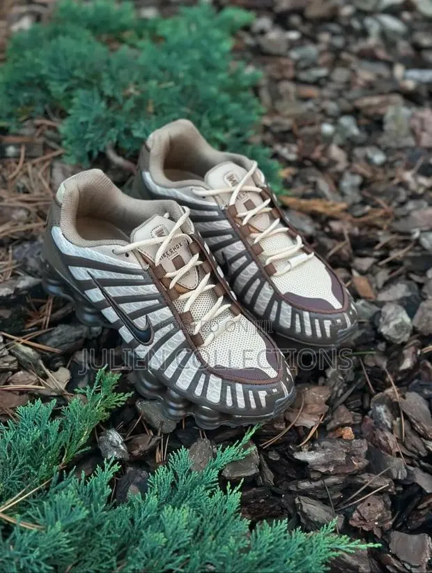 Nike Air Shox Tl Coffee Brown and Cream · Photo 1