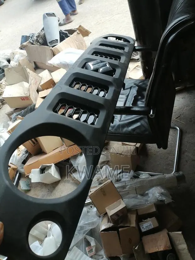 Front Shells/Grille Suzuki Jimny 2019 Upwards · Photo 1