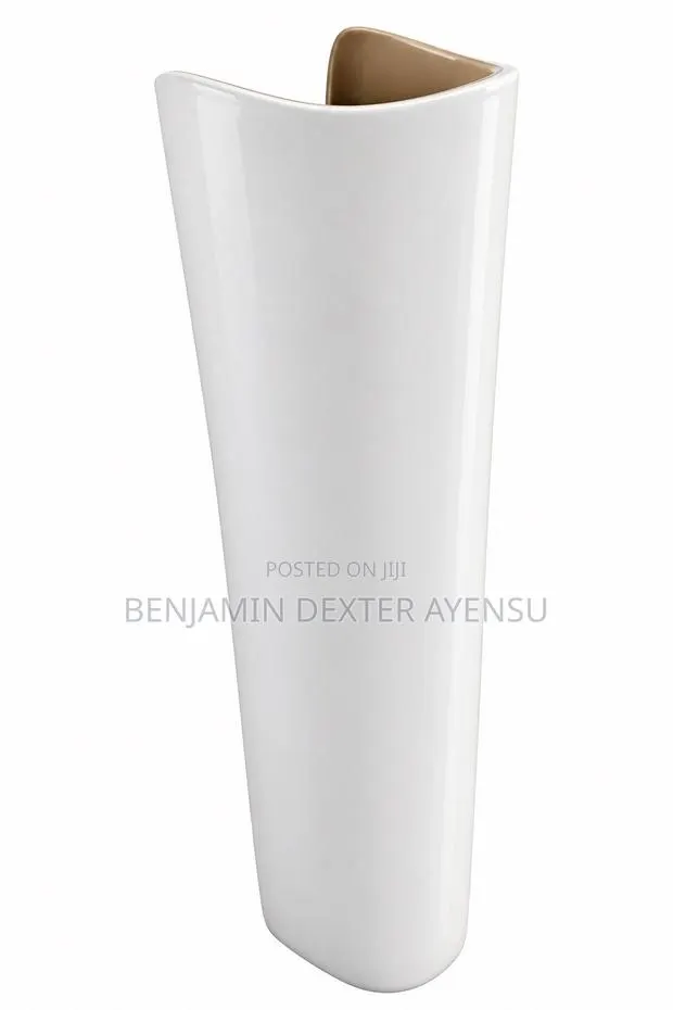 Pedestal/Basin Stand · Photo 1