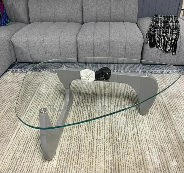 Noguchi Center Table · Photo 1