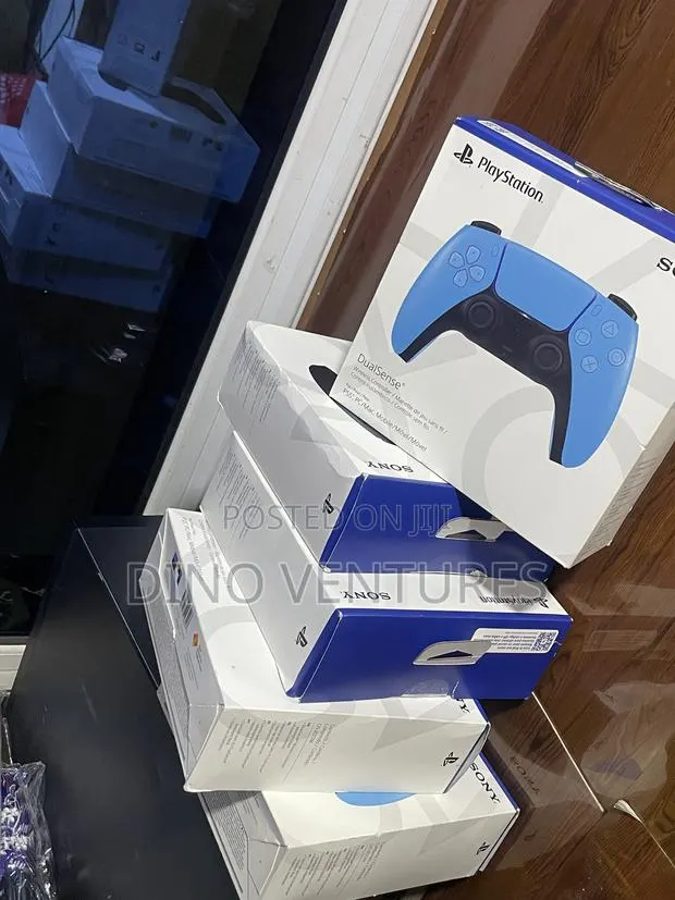 Ps5 Controllers · Photo 1