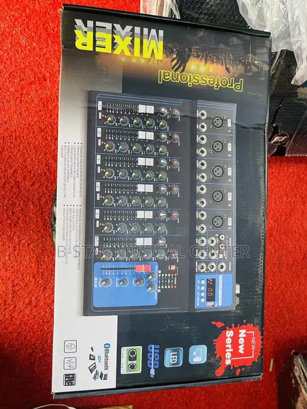 Yamaha F7 Live Mixer · Photo 1