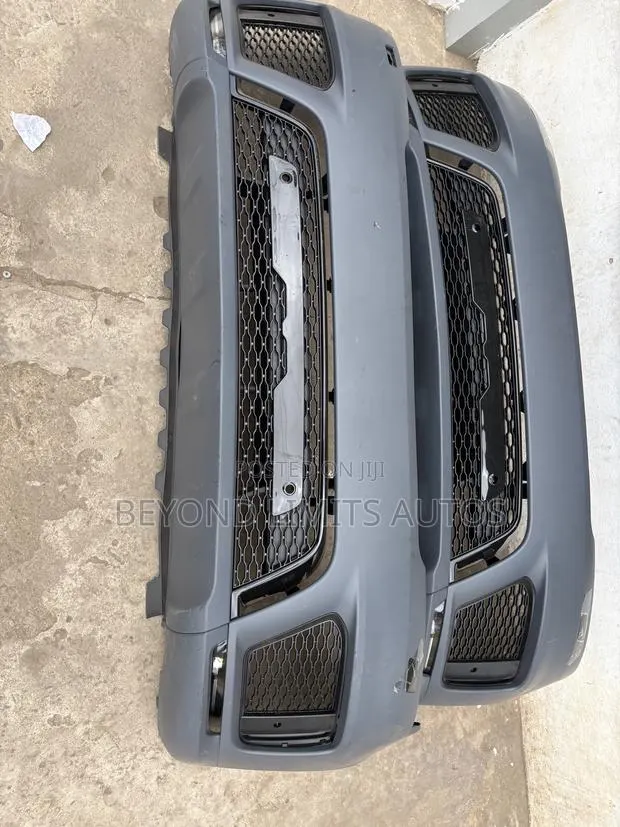 Range Rover Sport SVR 2020,2021, 2022,2023 Complete Front Bumper · Photo 1