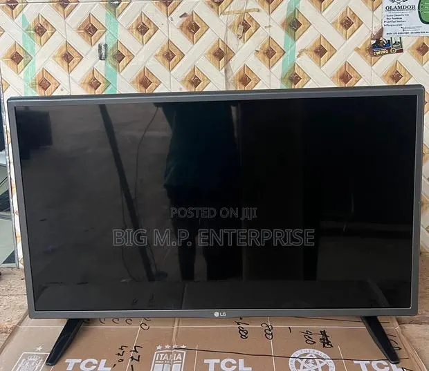 LG 32 Inches Digital LED TV. · Photo 1