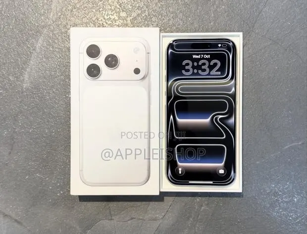 Apple iPhone 17 Pro 256 GB Silver · Photo 1