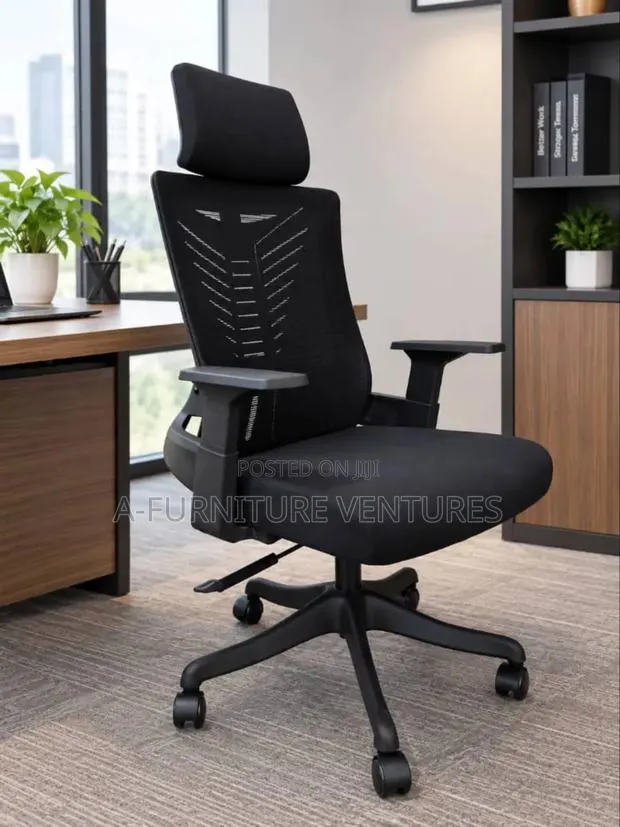 Swivel Mesh Chair · Photo 1