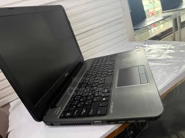 Laptop Dell Latitude 3540 8GB Intel Core i3 HDD 500GB · Photo 1