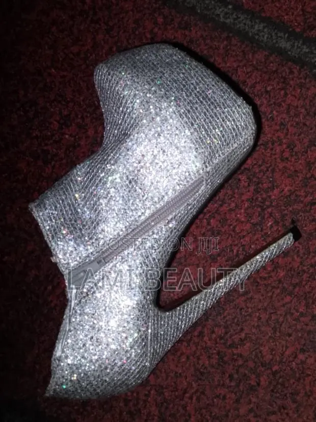Sparkling High Plat Form Shoe Balanced and Comfortable · Photo 1