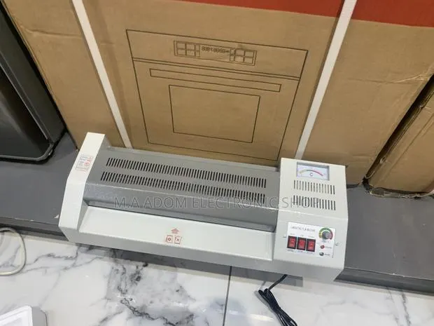 White Color A4 Laminating Machine · Photo 1