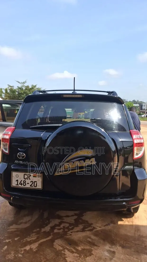 Toyota RAV4 2010 Black · Photo 1